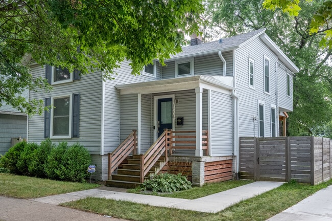 Building Photo - 1504 Ashland Ave