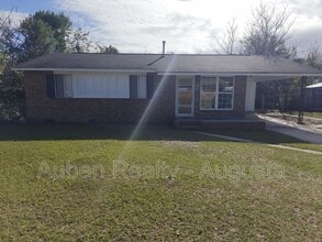 Building Photo - 3020 Jeanne Rd