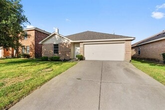 Building Photo - 1030 Churchill Dr