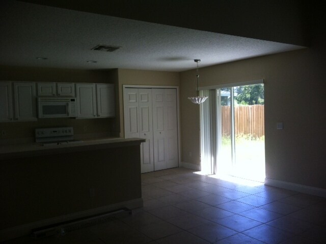 Building Photo - 2 Story home in Stone Forest