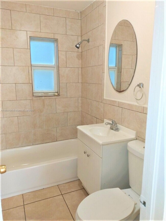 Building Photo - 1101 8th St