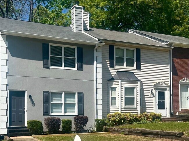 Building Photo - 1016 Kennesborough Rd NW