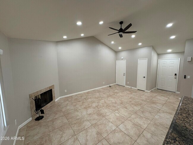 Foto del edificio - 5535 W Willow Ave