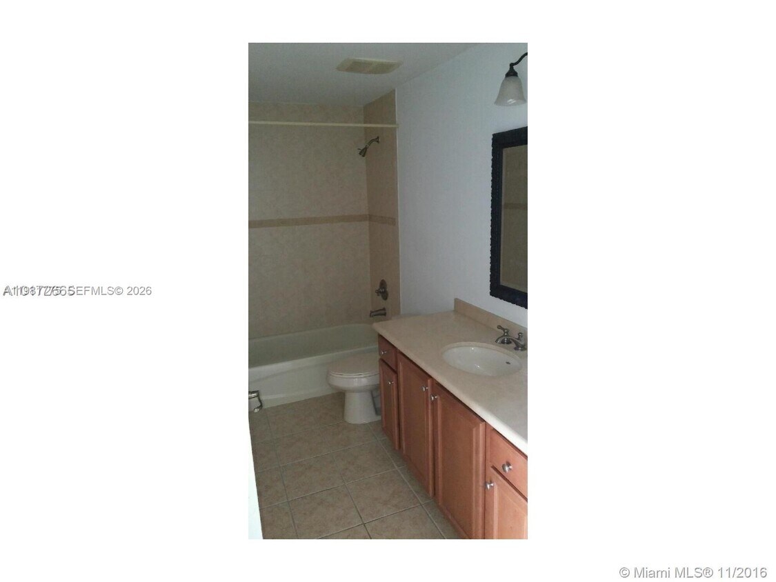 Foto del edificio - 5271 SW 8th St