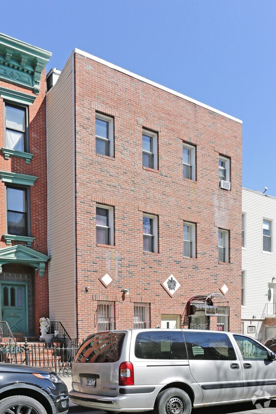 Primary Photo - 165 India St