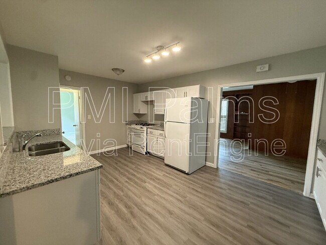 Foto del edificio - 719 SE 24th St