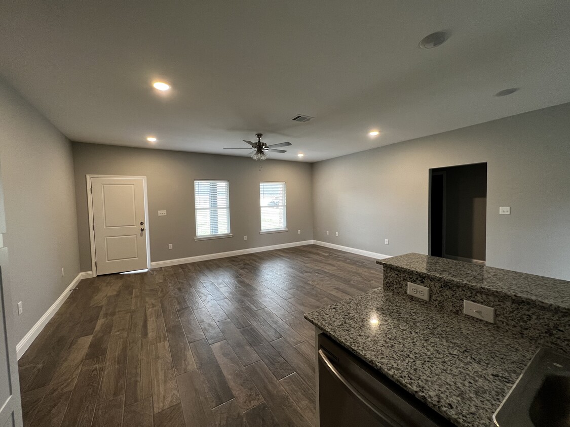 Building Photo - 1085 BAYOU BAY COURT