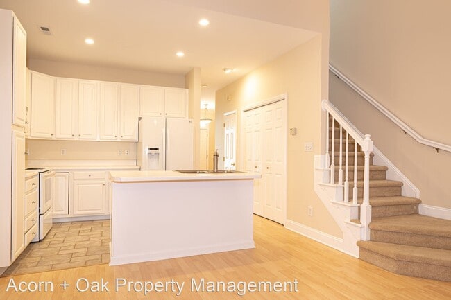 Building Photo - 2 br, 2 bath House - 402 Whitmore