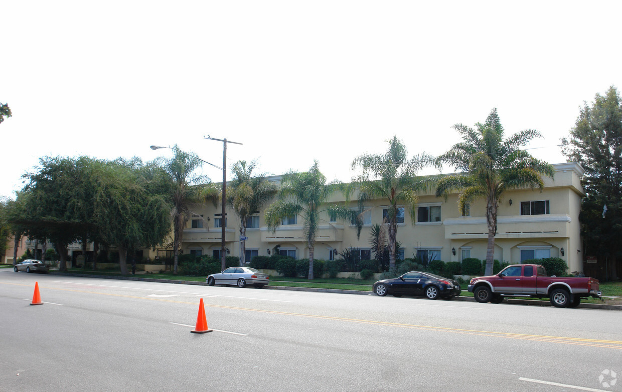 Foto del edificio - Riverside Regency
