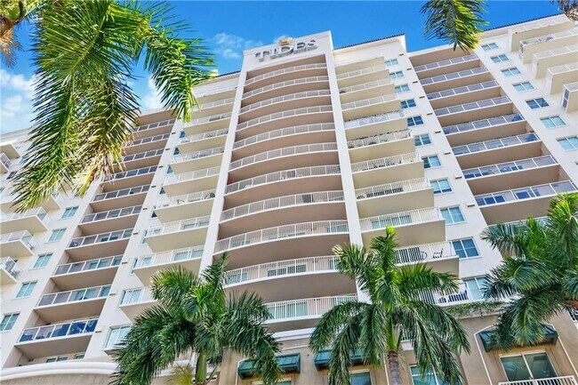 Foto del edificio - 3020 NE 32nd Ave