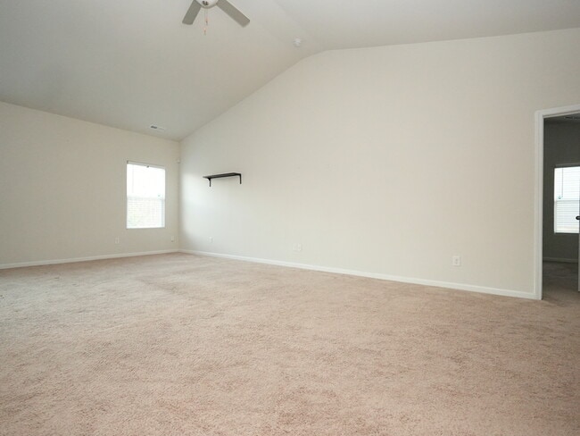 Building Photo - 2112 Lanza Dr