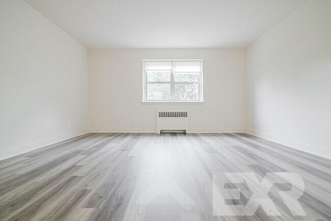 Foto del edificio - 464 Howard Ave