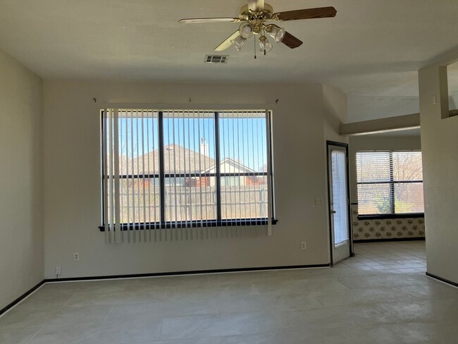 Photo - 16300 Seminole Dr House