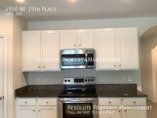 Building Photo - Newer 4 Bedroom, 2 Bathroom in Summit Place