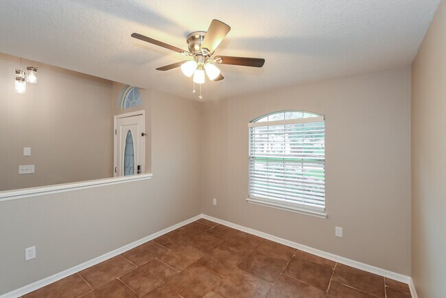 Foto del edificio - 4737 Kernan Mill Ln E