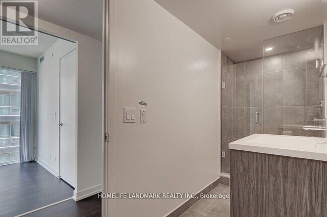 Photo du bâtiment - 60 Shuter St