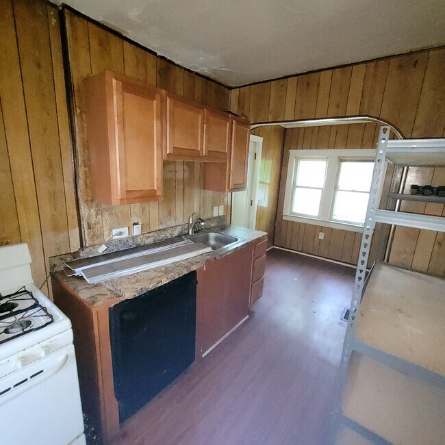 Building Photo - 13611 Beachwood Ave.