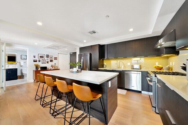 Foto del edificio - 2939 Leeward Ave