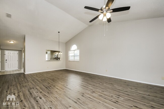 Building Photo - 2800 Falling Tree Cir