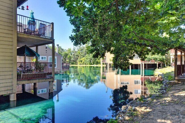Foto del edificio - 7965 Arcade Lake Ln