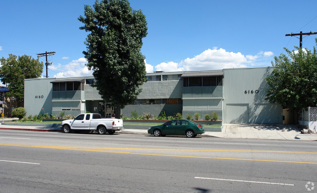 Foto principal - 6160 Whitsett Ave