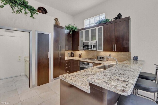 Foto del edificio - 3 br, 2.5 bath House - 6255 NW 42nd Way