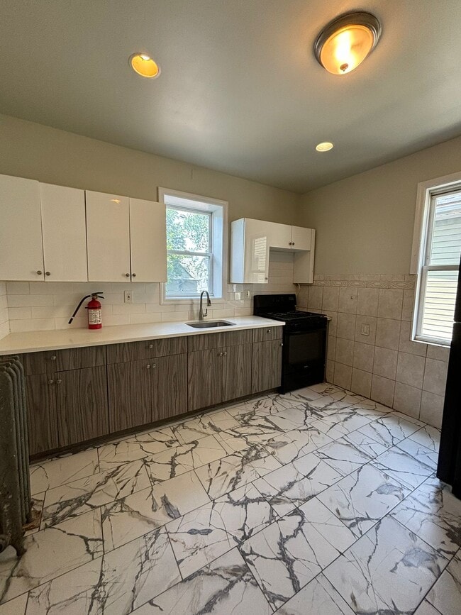15 Davis Ave 2 - 17 Davis Ave