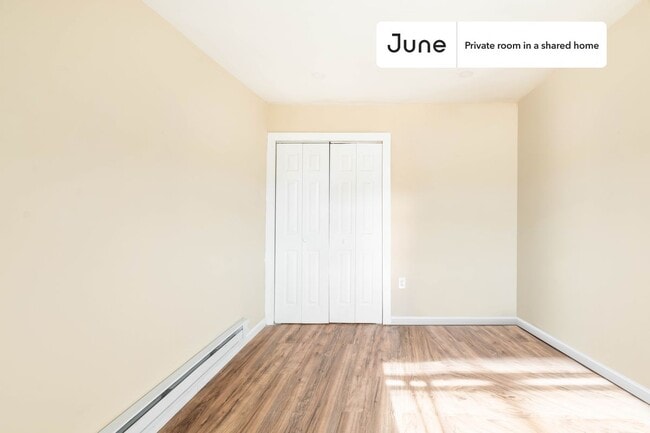 Building Photo - Room in Shared 8 bed/3.5 bath home
