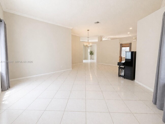 Building Photo - 717 Tanglewood Cir