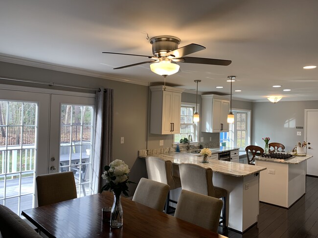 Kitchen - 3436A Holly Rd