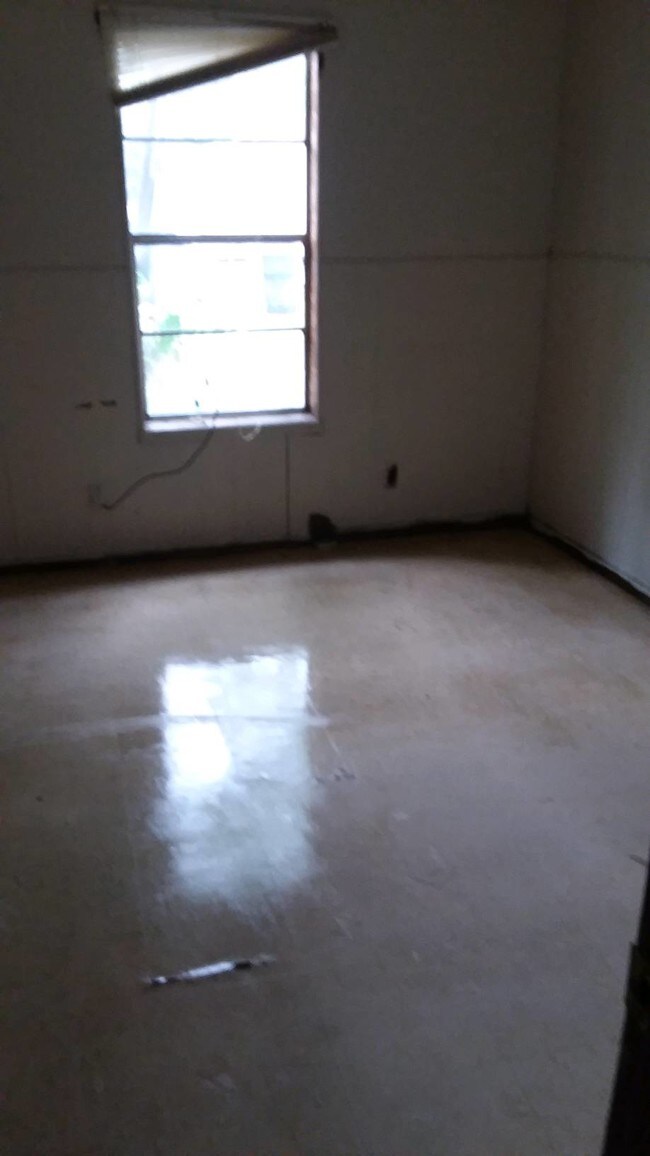 Building Photo - 103 Peach St