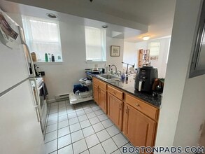 Building Photo - 117 Park Dr