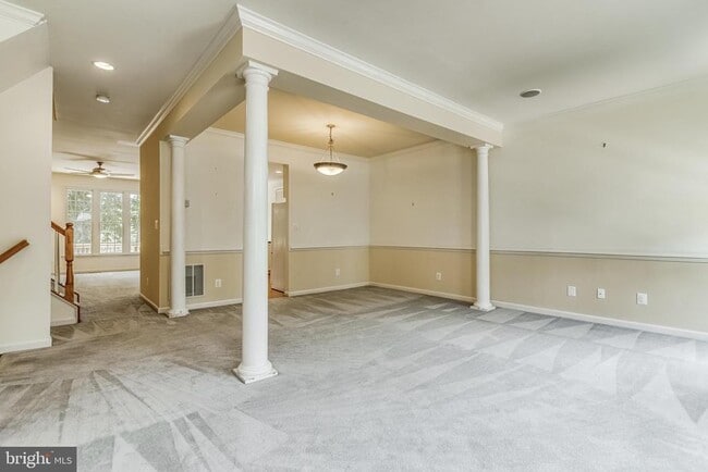 Building Photo - 122 Shepherdson Ln NE