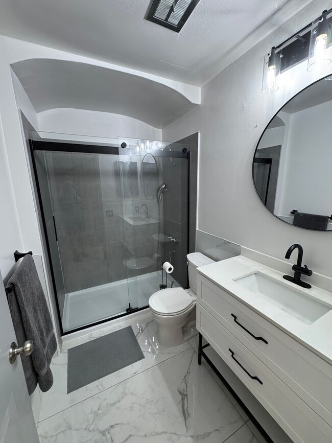 Foto del edificio - 2 Bedroom 1st Level Condo - SDSU AREA