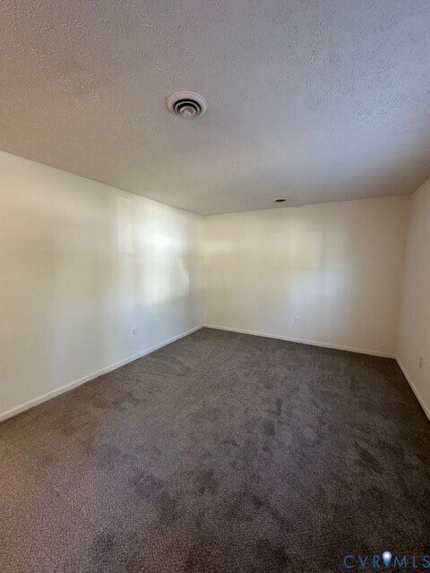 Foto del edificio - 20811 Shaker Dr