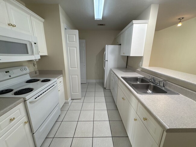 Building Photo - 303 Caldwell Cir