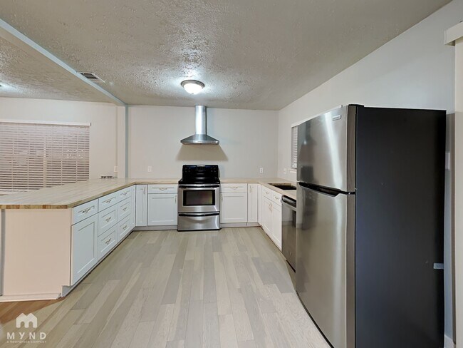 Foto del edificio - 15218 Tresch Ln