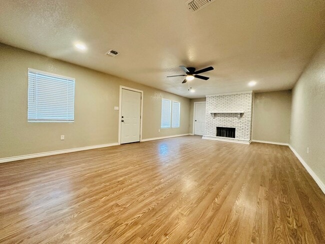 Foto del edificio - 1408 Stadium Ave