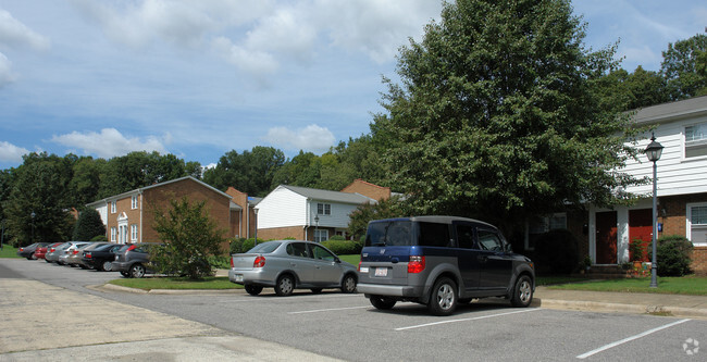 Building Photo - Georgetown Manor