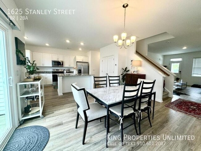 Photo - 1625 Stanley St House