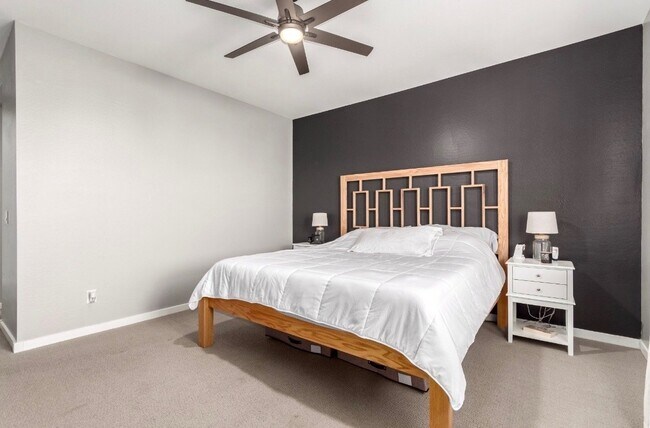 Building Photo - 12554 W Candelaria Dr