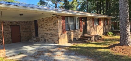 Building Photo - 133 Kings Ct Dr