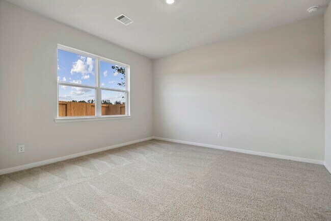 Foto del edificio - 15450 Maple Ter Dr