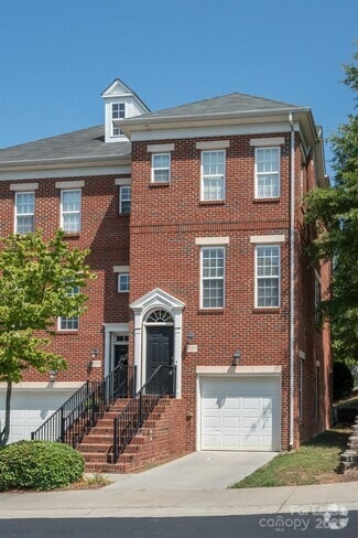 Building Photo - 1207 Overwood Dr