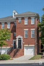 Building Photo - 1207 Overwood Dr