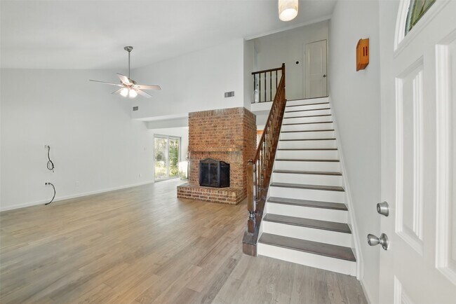 Foto del edificio - 19 Still Glen Ct