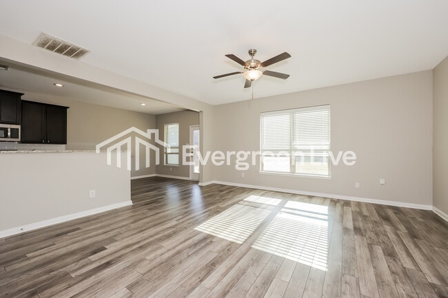 Building Photo - 1527 Mackinac Dr