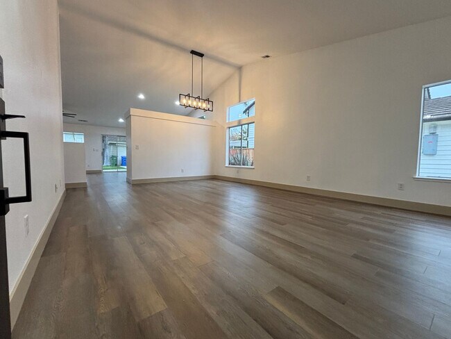 Foto del edificio - Gorgeous Remodeled Single Story in Brentwood