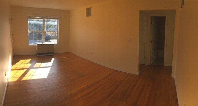 Building Photo - 521 Bay Rd
