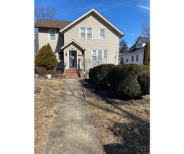 Building Photo - 4310 Ridgewood Ave